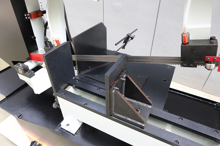 Станок ленточнопильный с гидроподъёмом рамы STALEX BS-2114ТH