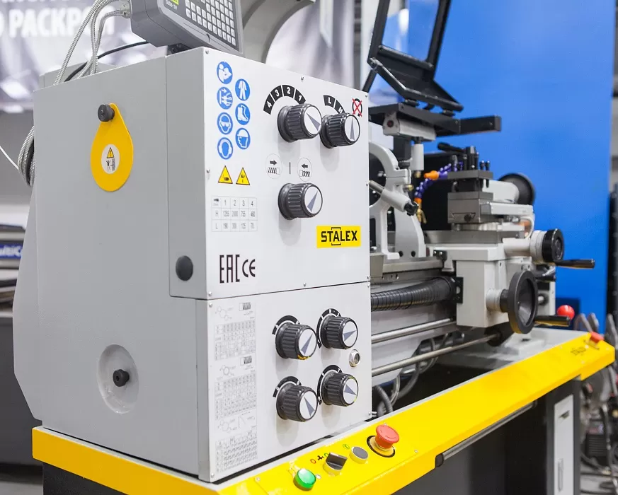 Станок токарно-винторезный Stalex C0636N/1000