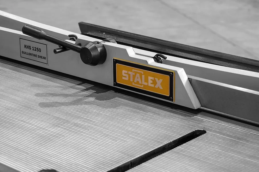 Гильотина ручная сабельного типа Stalex KHS-1250