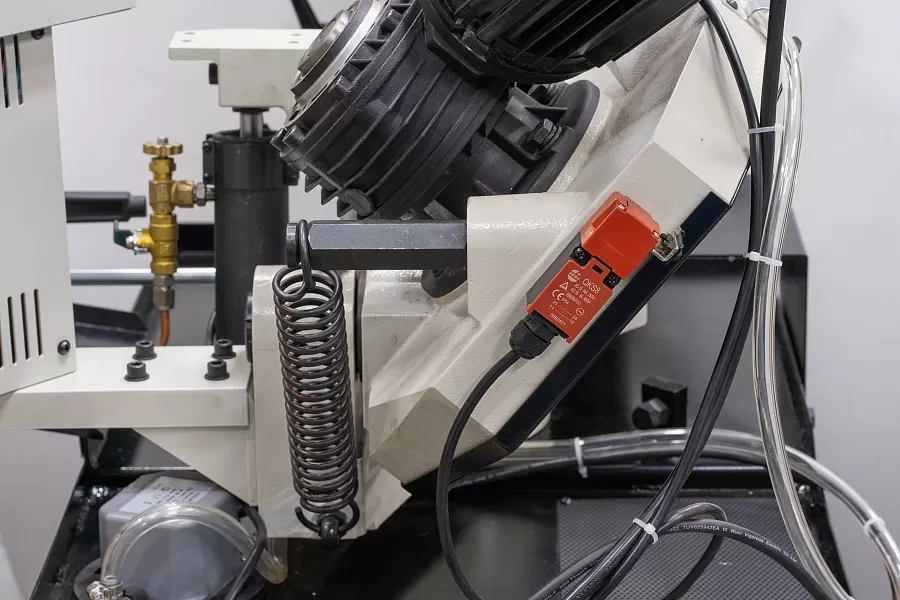 Станок ленточнопильный Stalex BSM-170GV