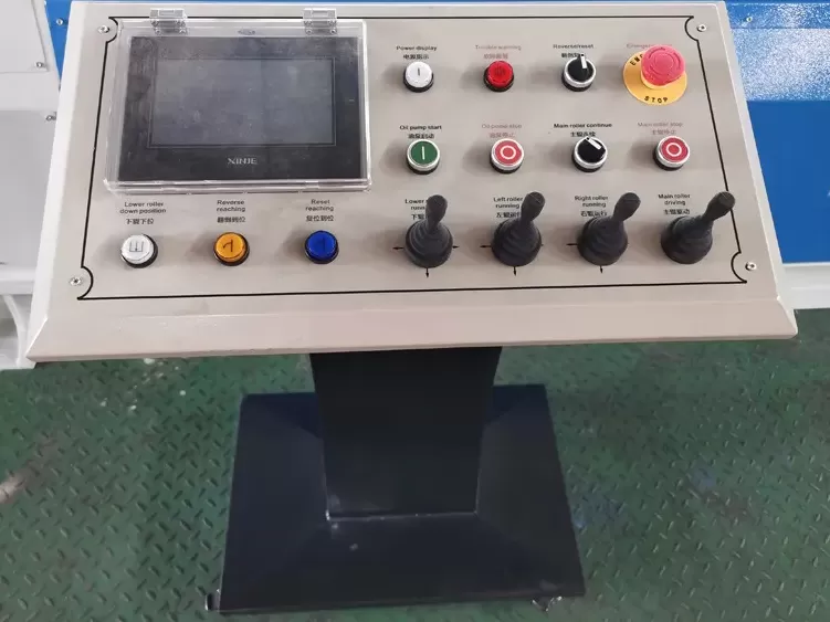 Четырехвалковый гидравлический вальцовочный станок STALEX W12-25x3000